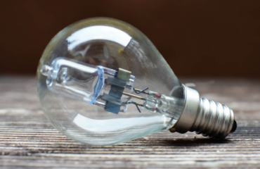 A Quick Guide to Choosing Light Bulbs
